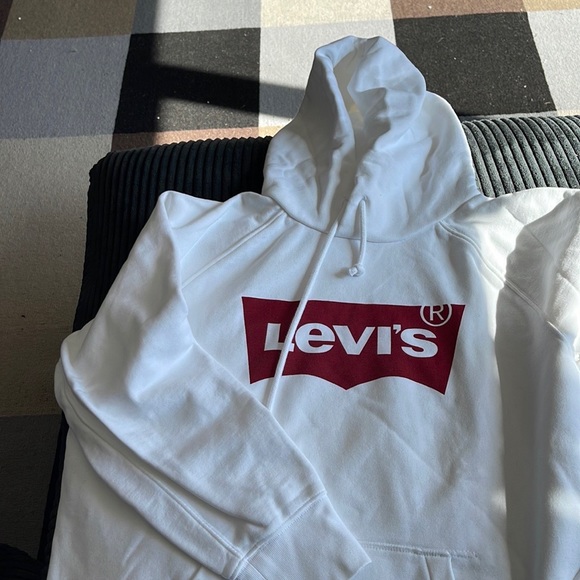 New Levi’s Graphic Hoodie - size small - Picture 2 of 2